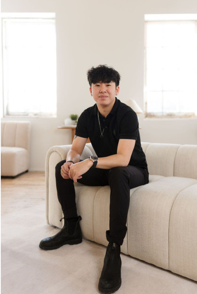 male therapist online